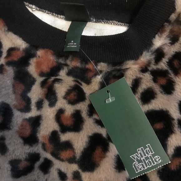 NWT Wild fable faux fur sweater - Picture 2 of 2